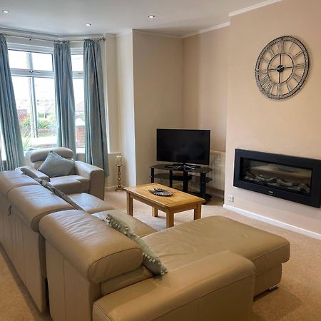 Belle-Vue Apartments Хънстантън Екстериор снимка