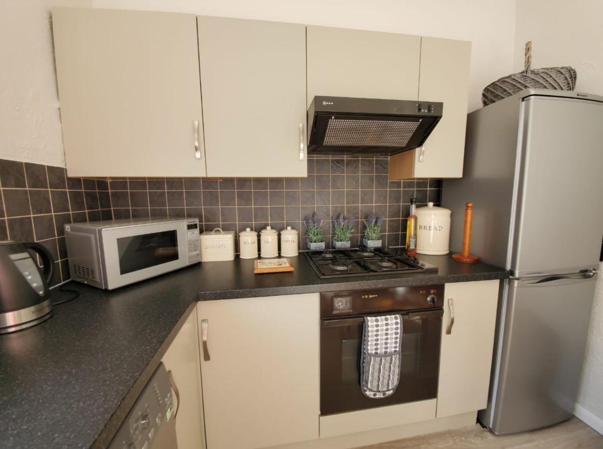 Belle-Vue Apartments Хънстантън Екстериор снимка